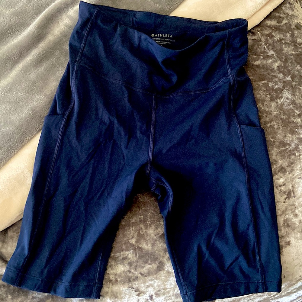 Woman’s Small Athleta biker shorts